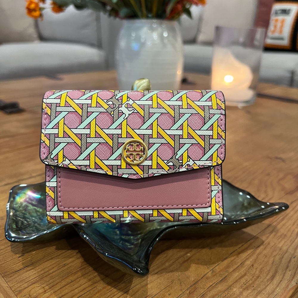 Tory Burch $158  Robinson Printed Mini Flap Wallet - Picture 5 of 17